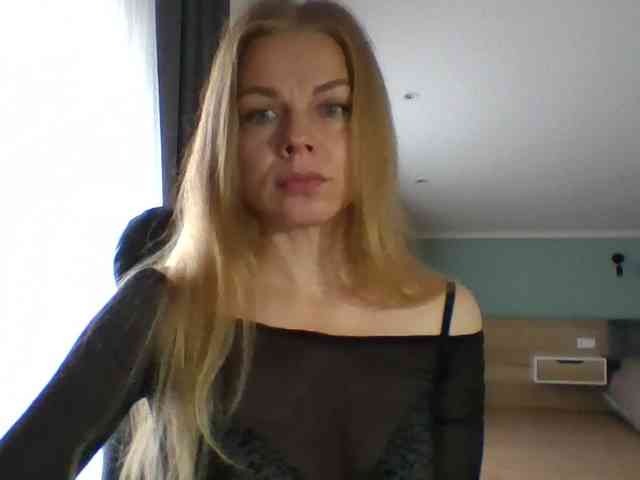 BlondaTina webcam