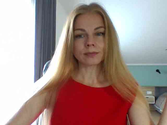 BlondaTina webcam