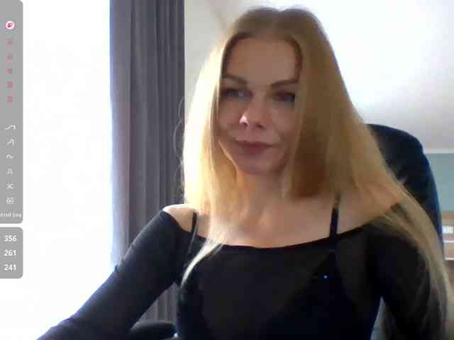 BlondaTina webcam