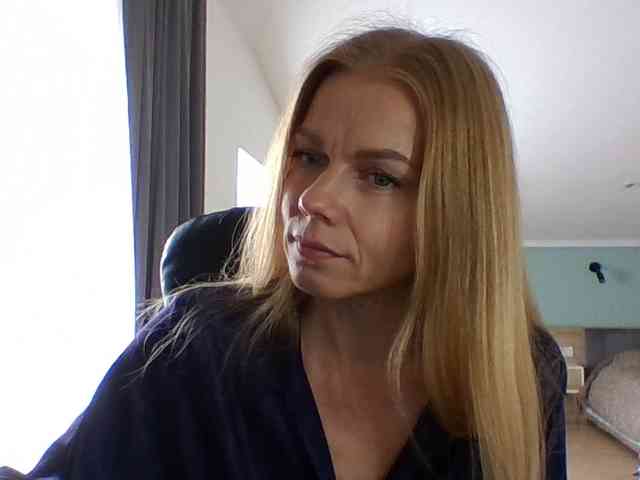 BlondaTina webcam