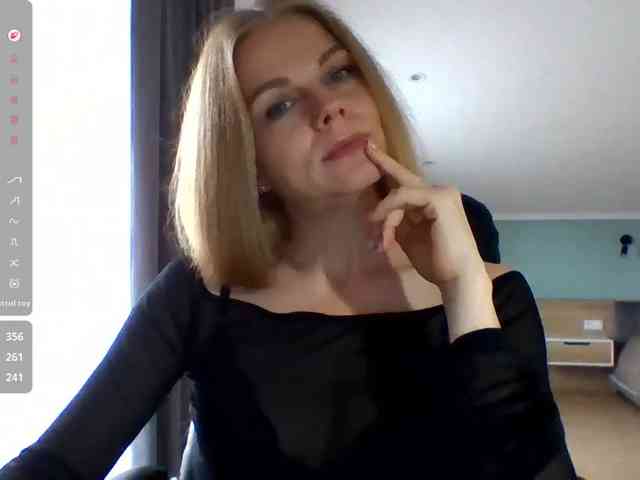 BlondaTina webcam
