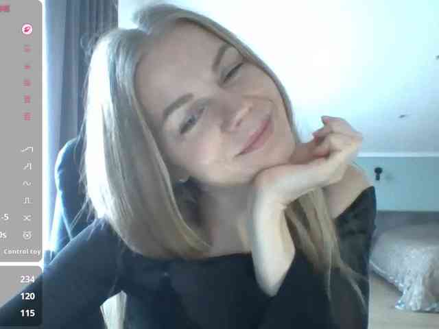 BlondaTina webcam