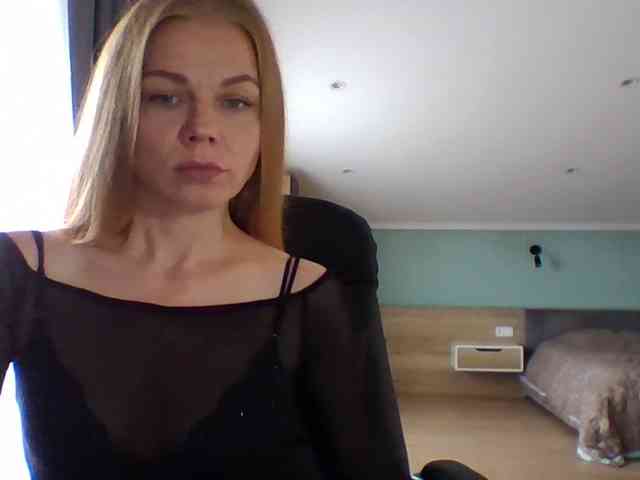 BlondaTina webcam