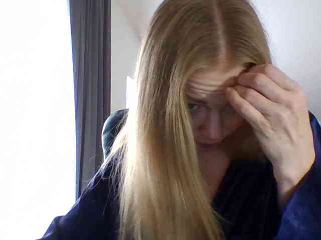 BlondaTina webcam