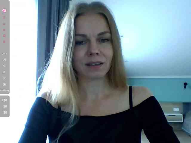 BlondaTina webcam