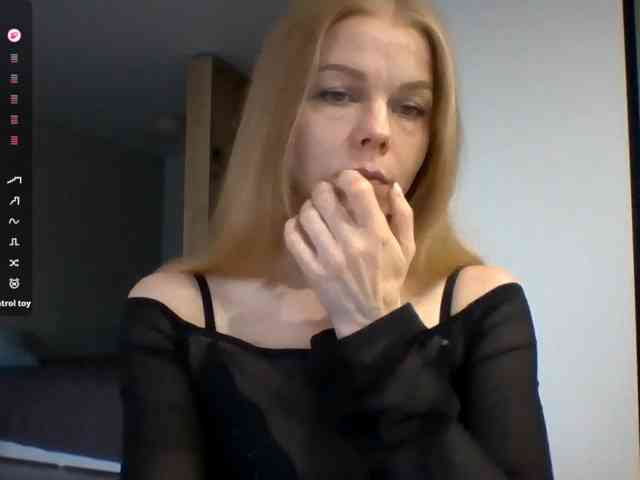 Tina45516 Live Webcam on BongaCams