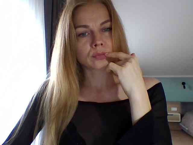 BlondaTina webcam