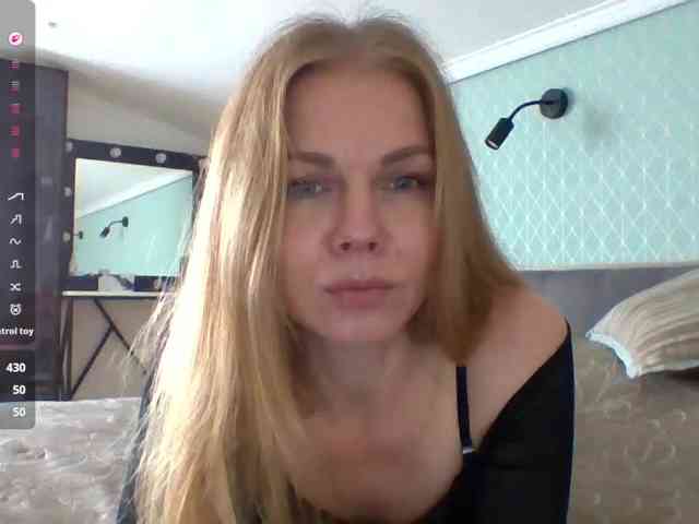 BlondaTina webcam