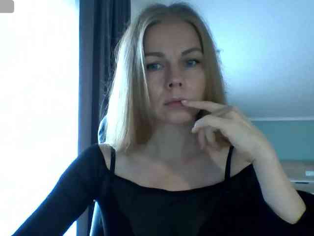 BlondaTina webcam