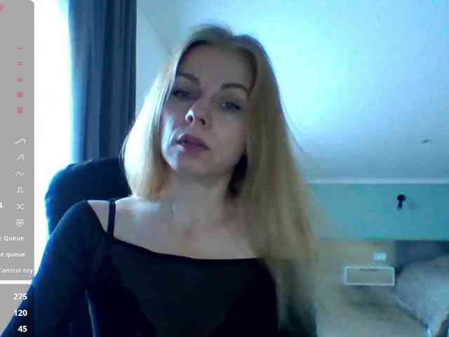 BlondaTina webcam