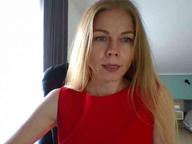 BlondaTina webcam