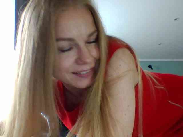 BlondaTina webcam