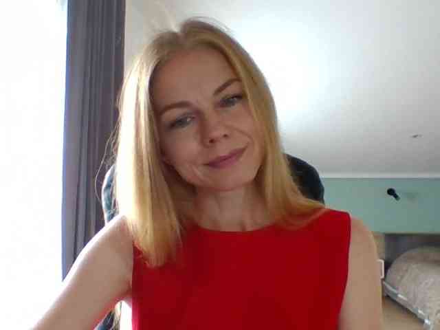 BlondaTina webcam