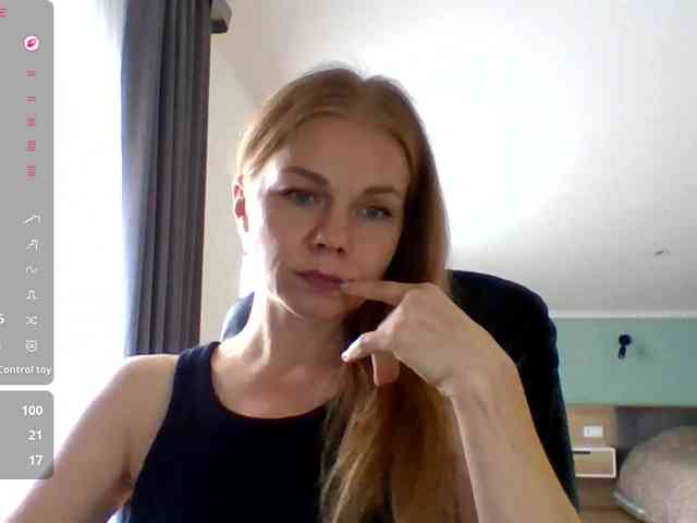 BlondaTina webcam