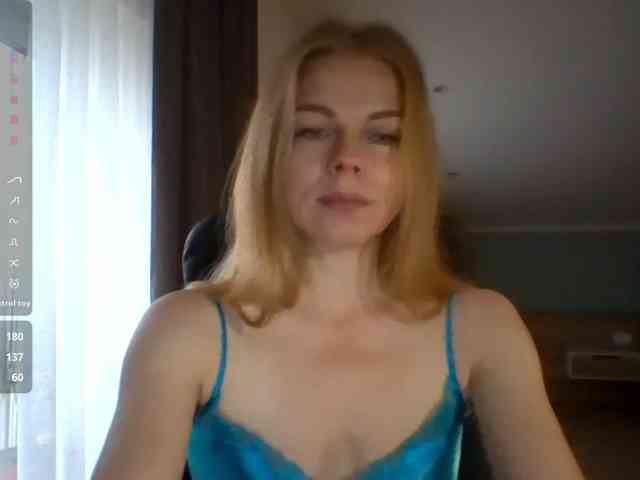 BlondaTina webcam