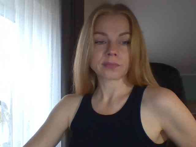 BlondaTina webcam