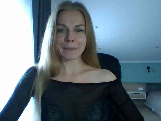 BlondaTina webcam
