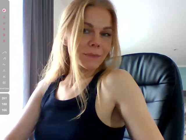 BlondaTina webcam