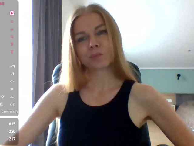 BlondaTina webcam