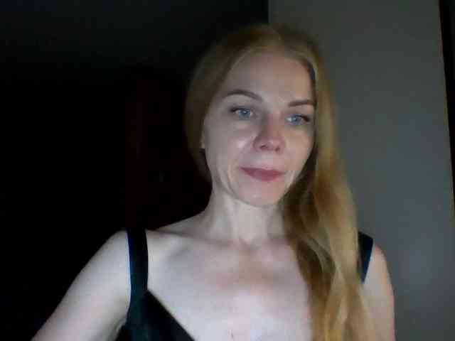 BlondaTina webcam