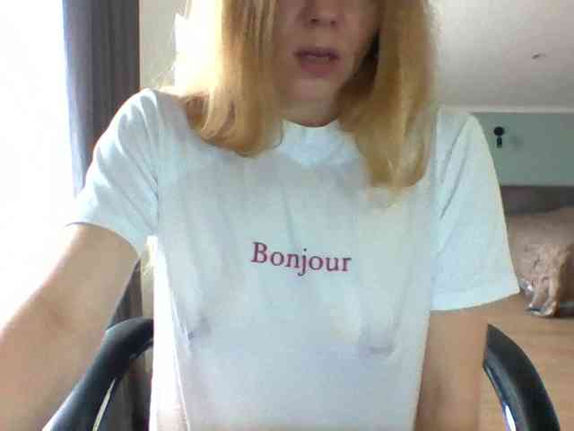BlondaTina webcam