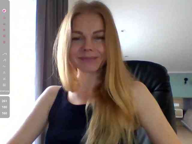 BlondaTina webcam
