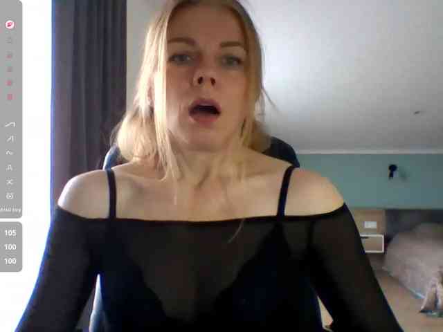 BlondaTina webcam