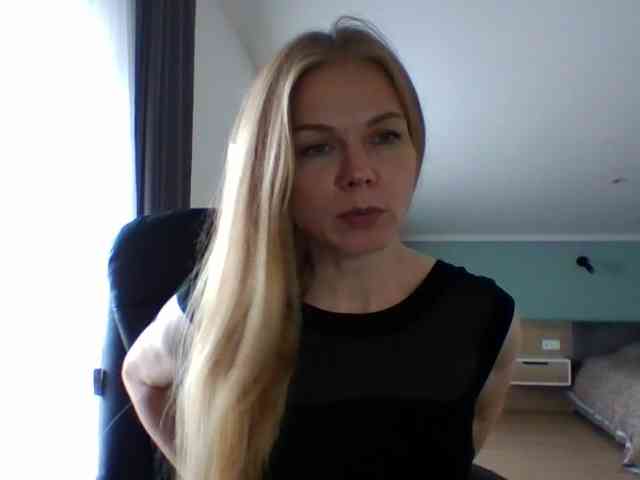 BlondaTina webcam