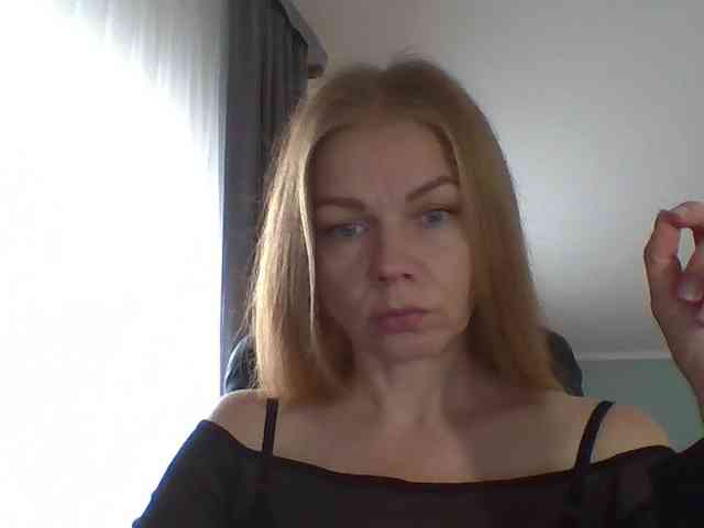 BlondaTina webcam