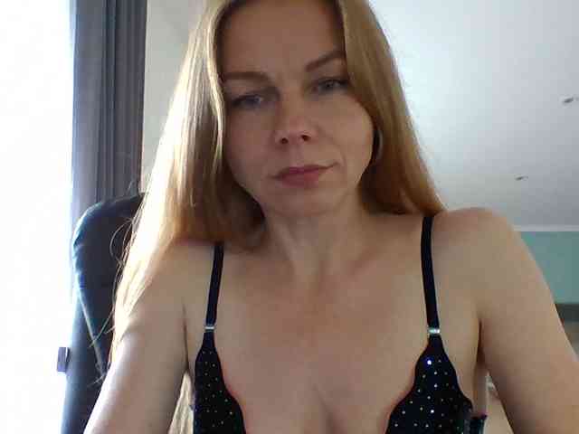 BlondaTina webcam