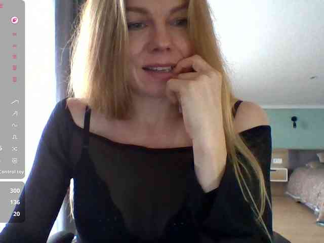 BlondaTina webcam