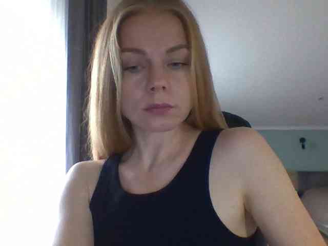 BlondaTina webcam