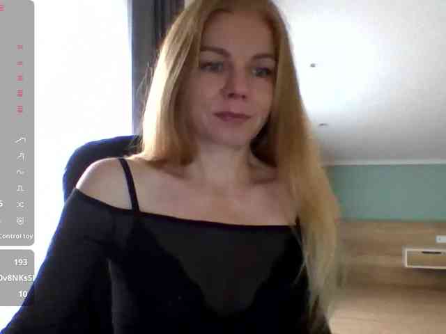 BlondaTina webcam