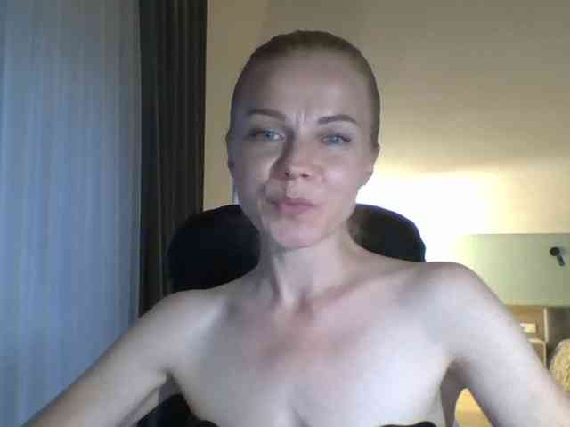 Модель: BlondaTina