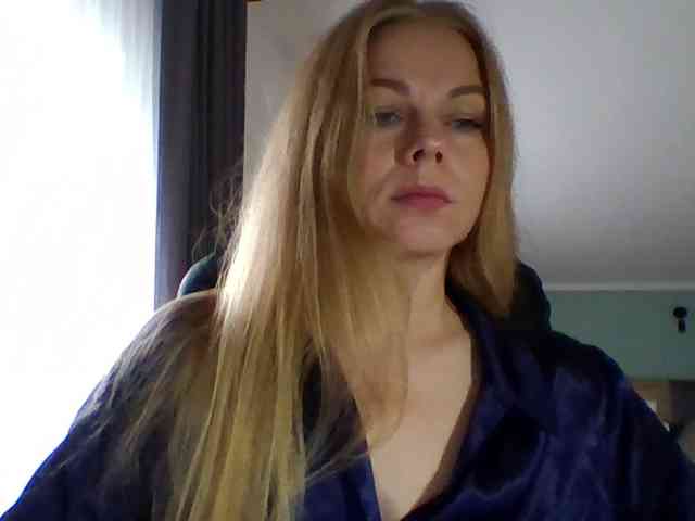 BlondaTina webcam