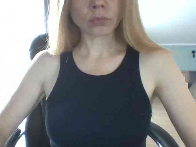 BlondaTina webcam