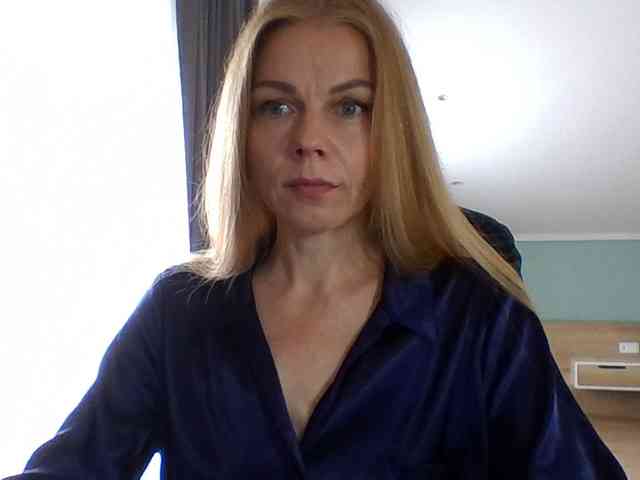 BlondaTina webcam