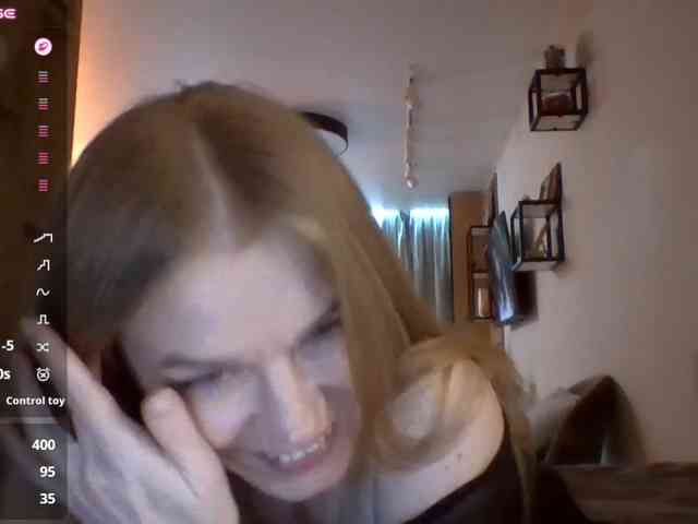 Model: BlondaTina