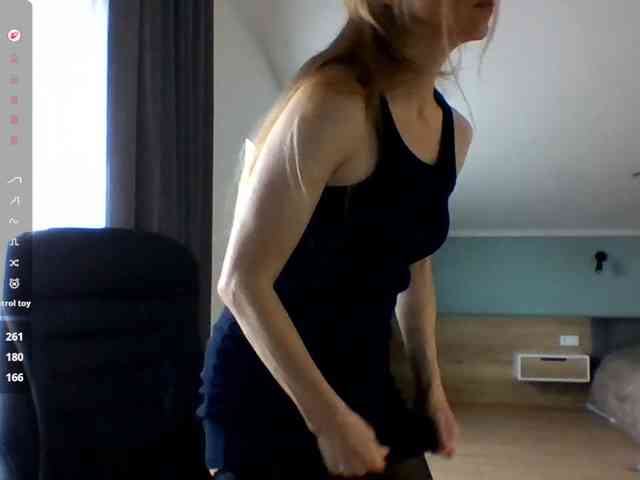 BlondaTina webcam