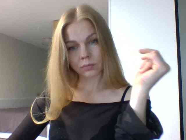 BlondaTina webcam