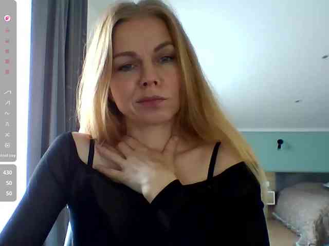 BlondaTina webcam