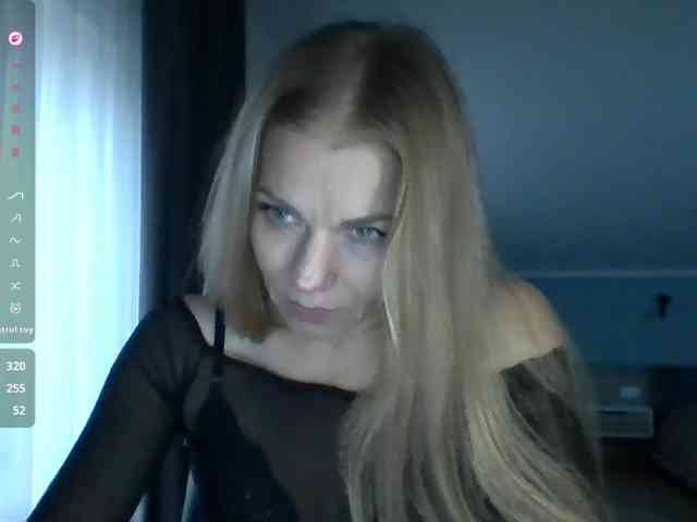 BlondaTina webcam