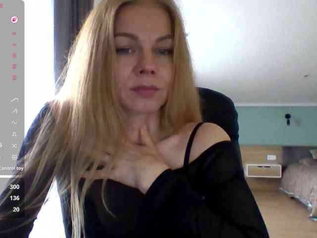 BlondaTina webcam