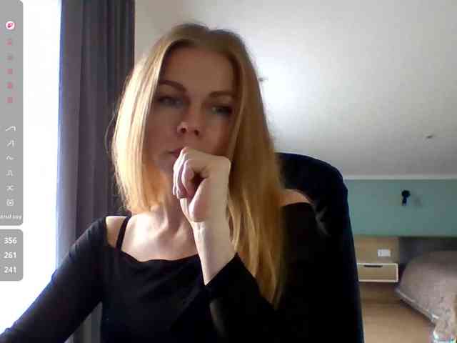 BlondaTina webcam