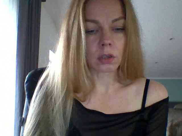 BlondaTina webcam