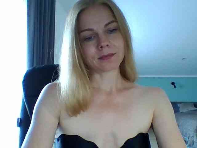 Модель: BlondaTina