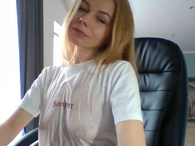 BlondaTina