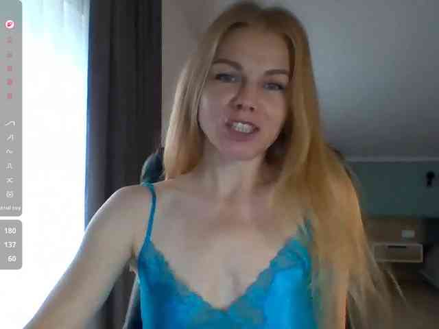 BlondaTina webcam