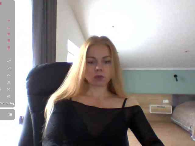 BlondaTina webcam