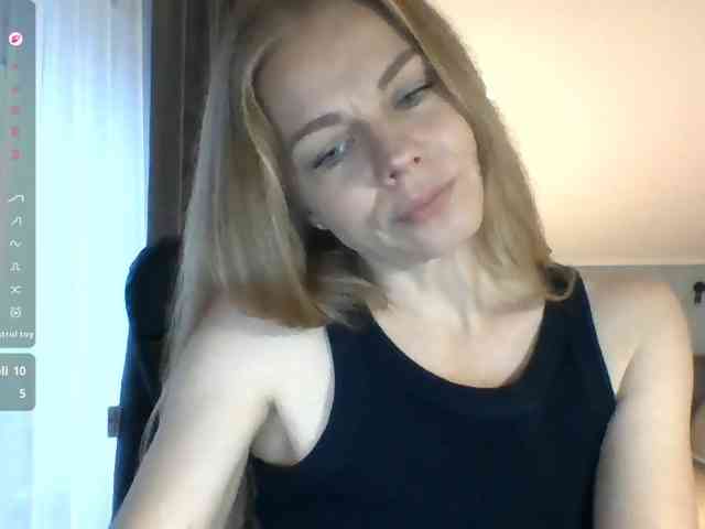 BlondaTina webcam